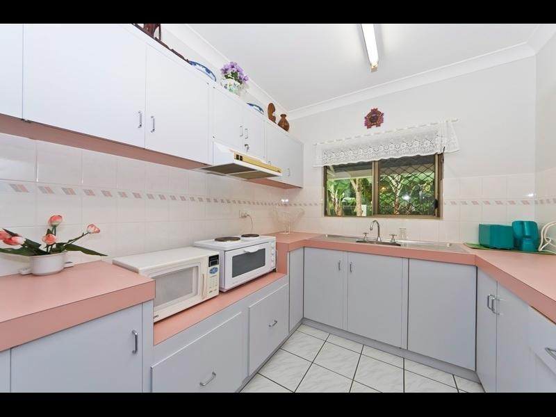 16 Caesar Close, Mooroobool QLD 4870