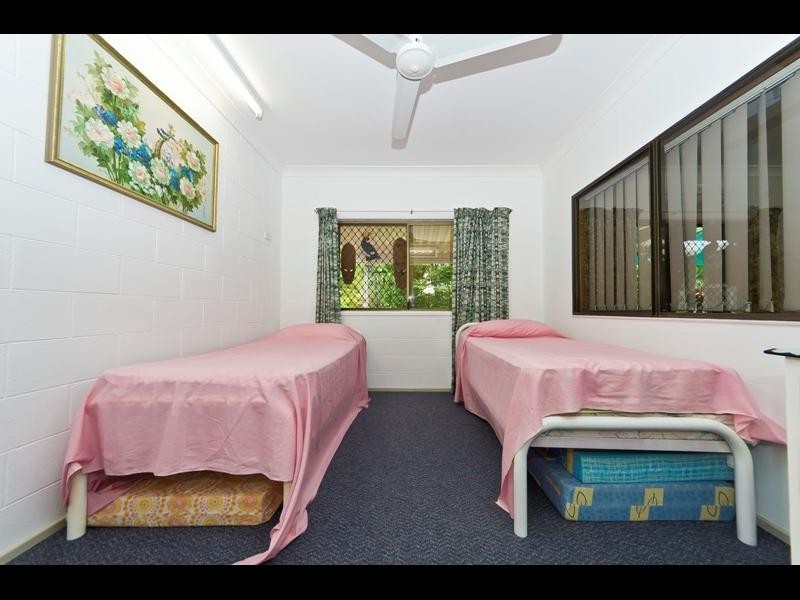 16 Caesar Close, Mooroobool QLD 4870