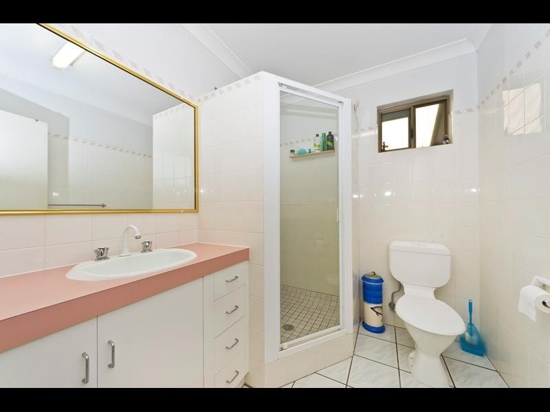 16 Caesar Close, Mooroobool QLD 4870