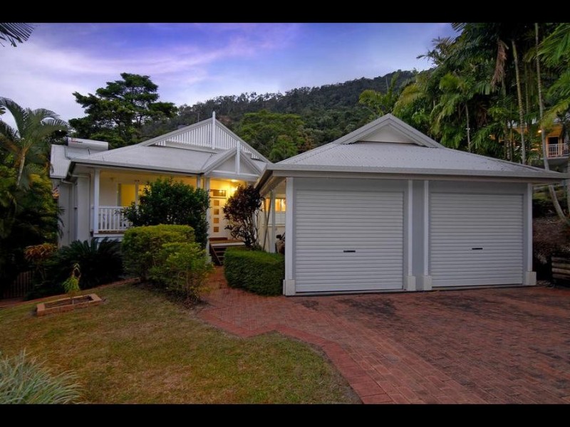 9 Cambanora Place, Mooroobool QLD 4870