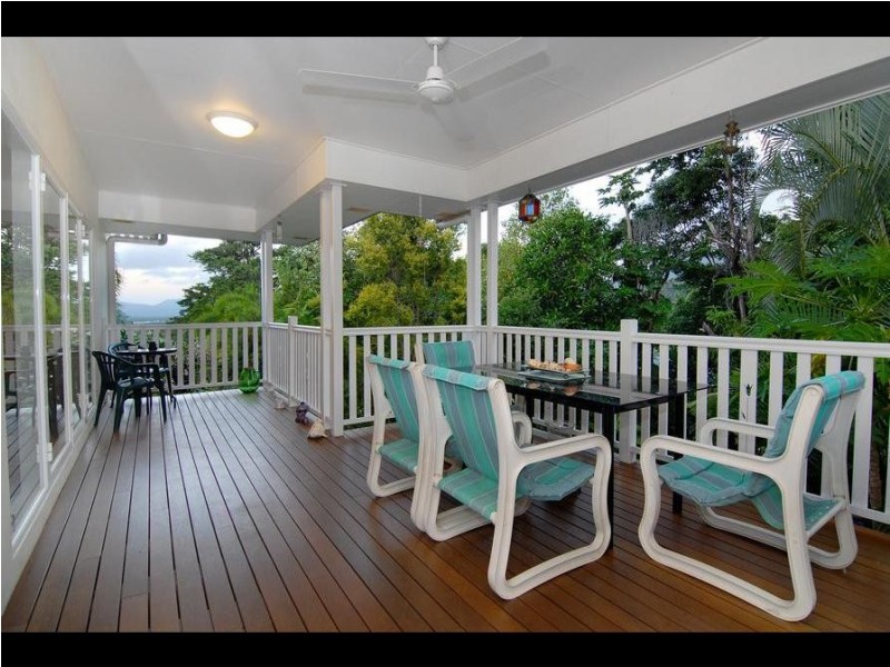 9 Cambanora Place, Mooroobool QLD 4870