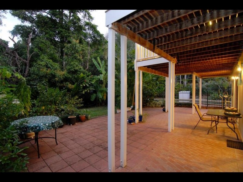 9 Cambanora Place, Mooroobool QLD 4870