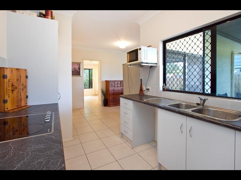 108 Callaghan Street, Mooroobool QLD 4870