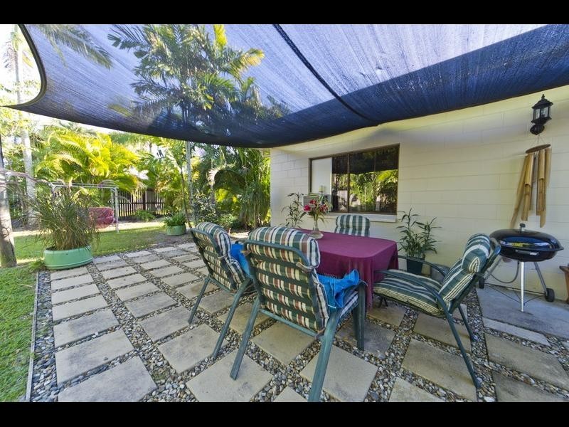 2/2 Briggs Close, Whitfield QLD 4870