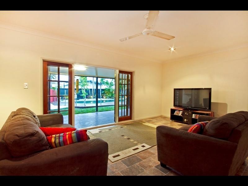 18 Corella Street, Kamerunga QLD 4870