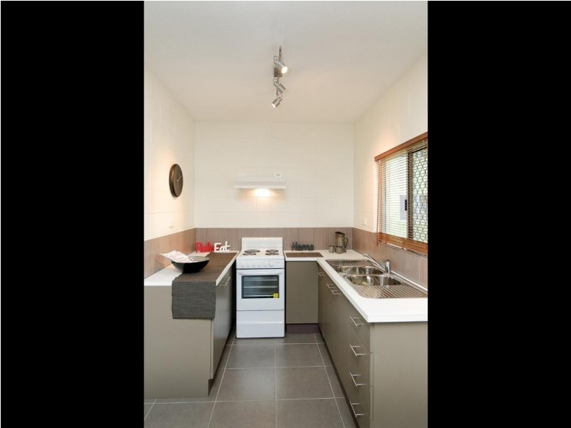 1/8 Kidston Street, Bungalow QLD 4870