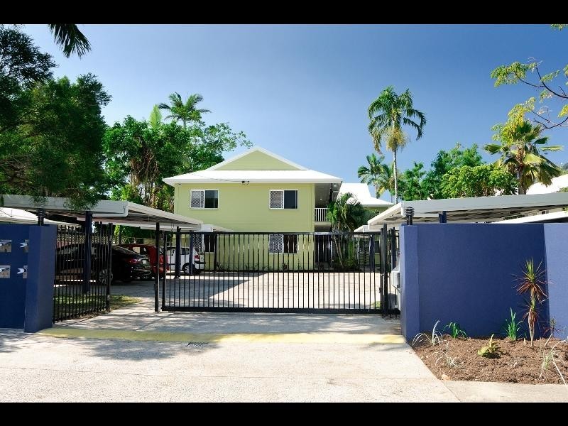 1/8 Kidston Street, Bungalow QLD 4870