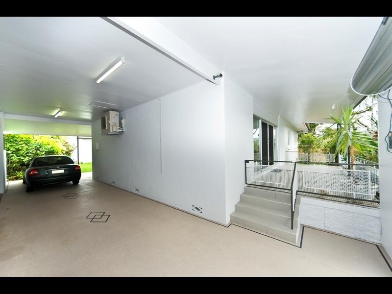 29 Curtin Street, Westcourt QLD 4870