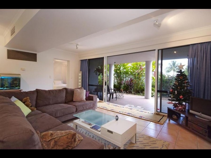 2/279 Esplanade, Cairns QLD 4870