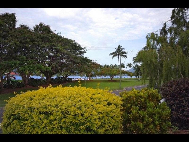2/279 Esplanade, Cairns QLD 4870