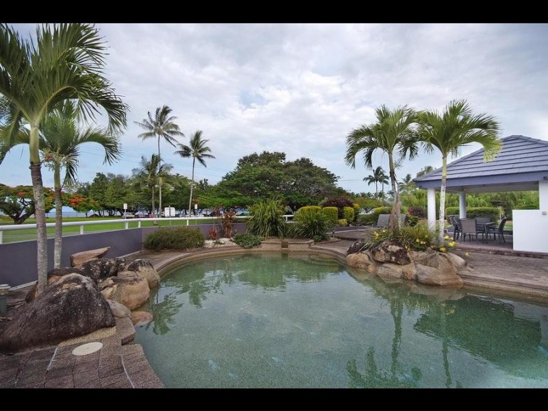 2/279 Esplanade, Cairns QLD 4870
