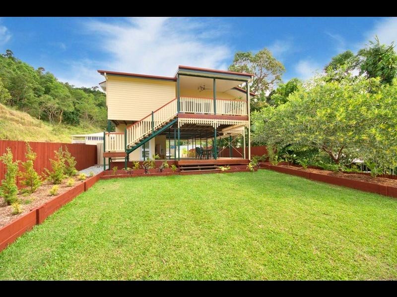 3 Hillside Close, Aeroglen QLD 4870