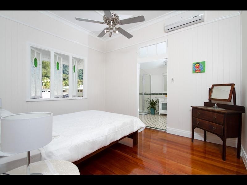 3 Hillside Close, Aeroglen QLD 4870