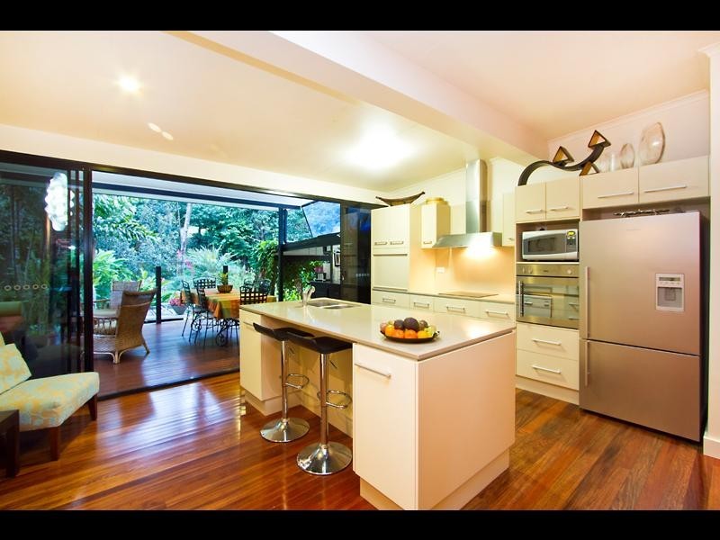 66 Hutchinson Street, Whitfield QLD 4870