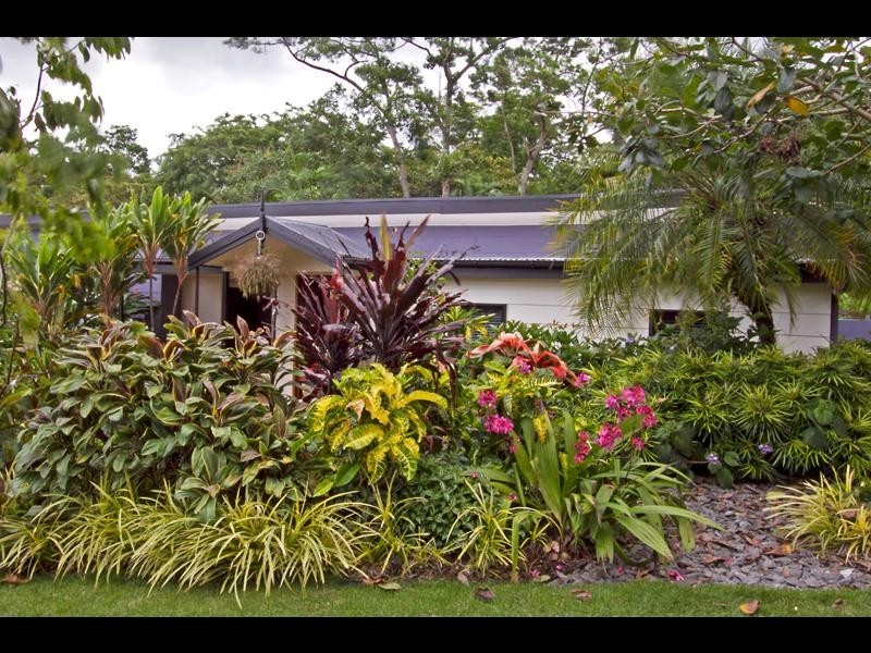 66 Hutchinson Street, Whitfield QLD 4870