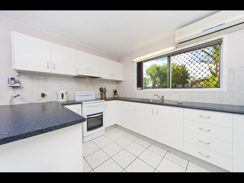 2/82 Birch Street, Manunda QLD 4870