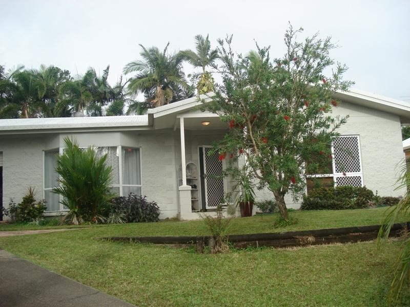 6 Harwood Close, Brinsmead QLD 4870