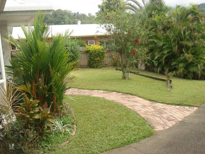 6 Harwood Close, Brinsmead QLD 4870