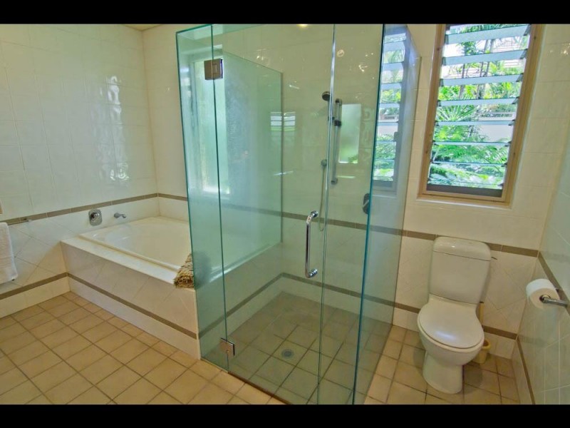 Palm Cove QLD 4879