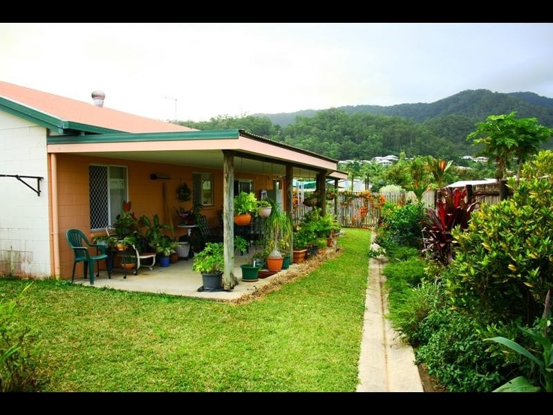 2/8  Cintra Street, Bentley Park QLD 4869