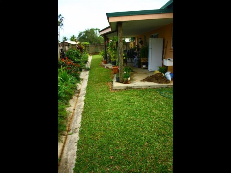 2/8  Cintra Street, Bentley Park QLD 4869