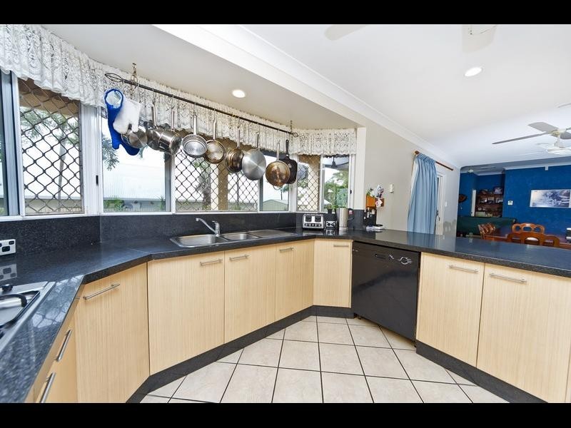 30 Southerden Drive, Mooroobool QLD 4870