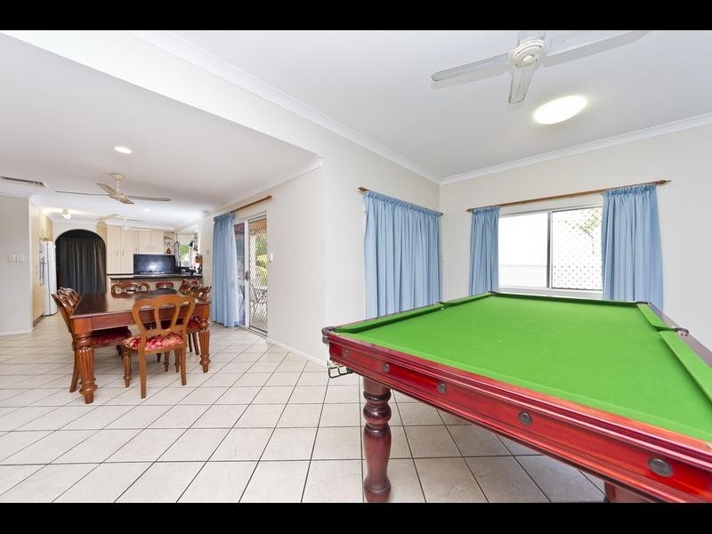 30 Southerden Drive, Mooroobool QLD 4870