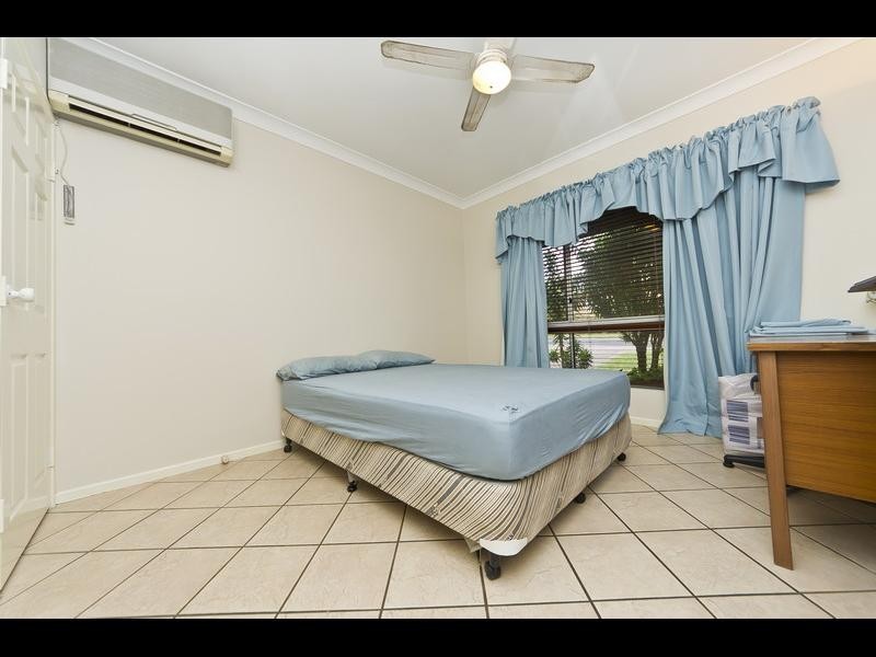 30 Southerden Drive, Mooroobool QLD 4870