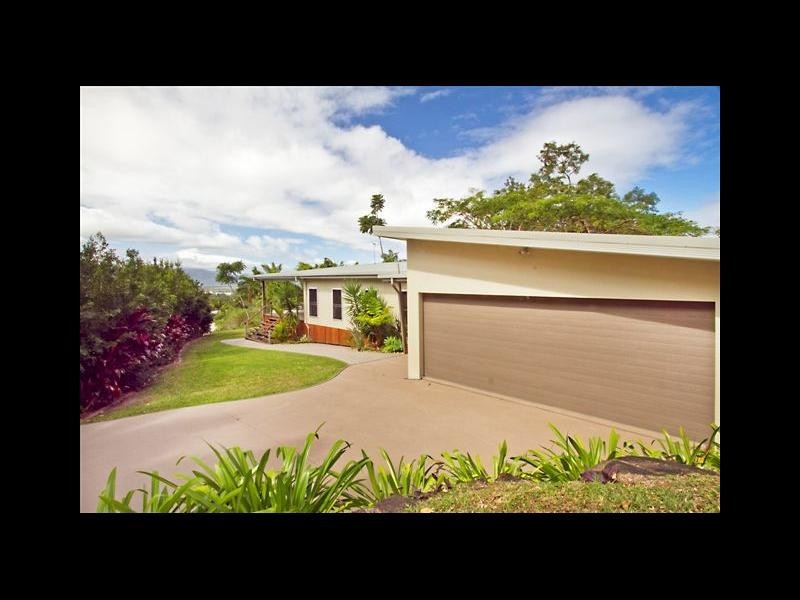 2 Juno Close, Mooroobool QLD 4870