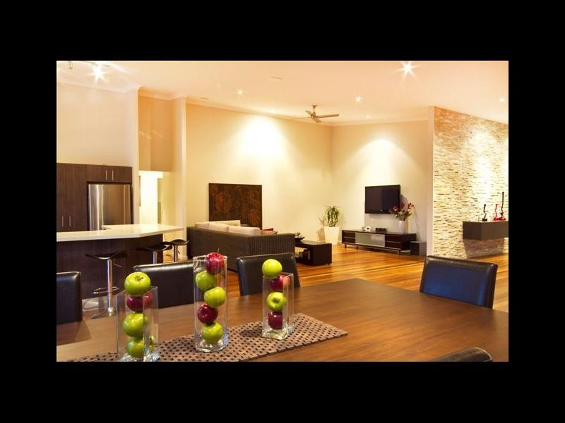 2 Juno Close, Mooroobool QLD 4870