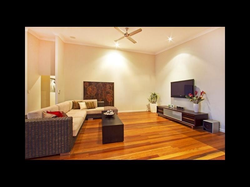 2 Juno Close, Mooroobool QLD 4870