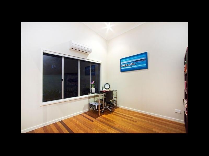 2 Juno Close, Mooroobool QLD 4870