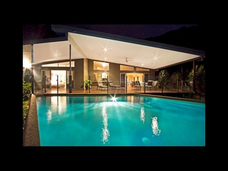 2 Juno Close, Mooroobool QLD 4870