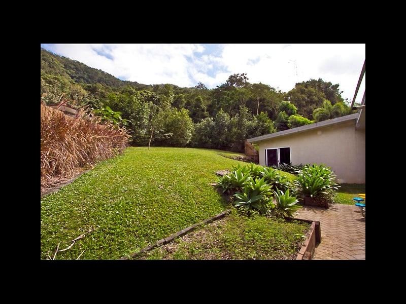 2 Juno Close, Mooroobool QLD 4870