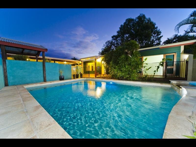 27 Pepperina Street, Mooroobool QLD 4870