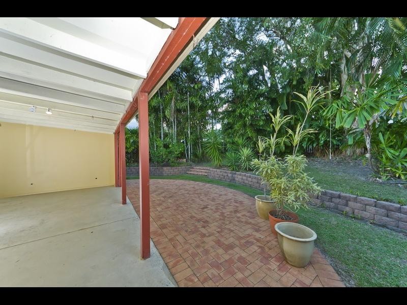 27 Pepperina Street, Mooroobool QLD 4870