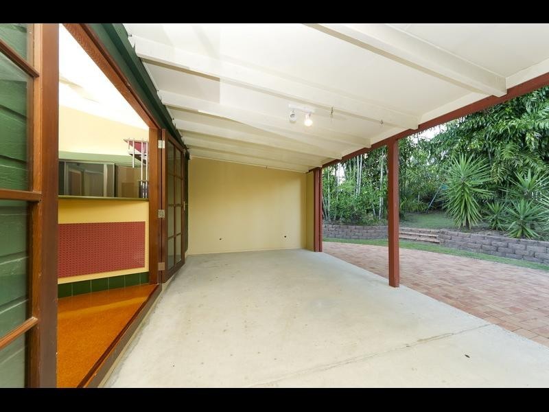 27 Pepperina Street, Mooroobool QLD 4870