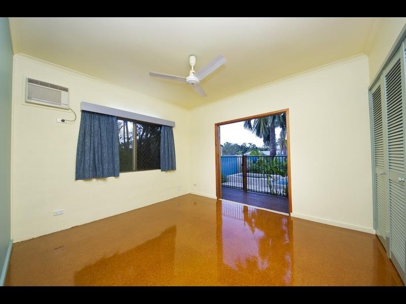 27 Pepperina Street, Mooroobool QLD 4870