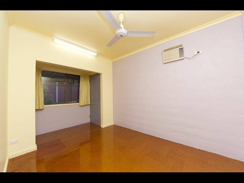 27 Pepperina Street, Mooroobool QLD 4870