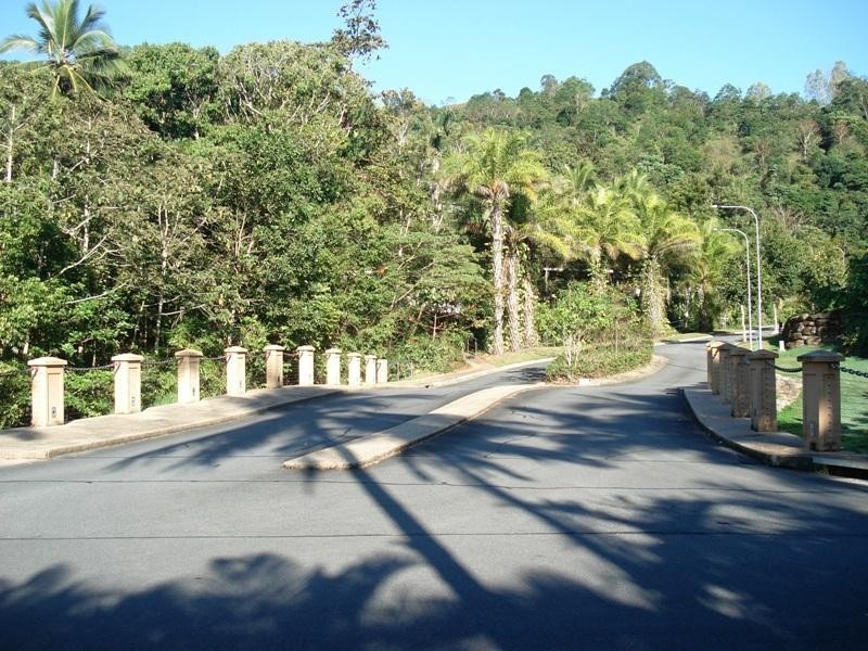 10 Bel-Air Drive, Whitfield QLD 4870