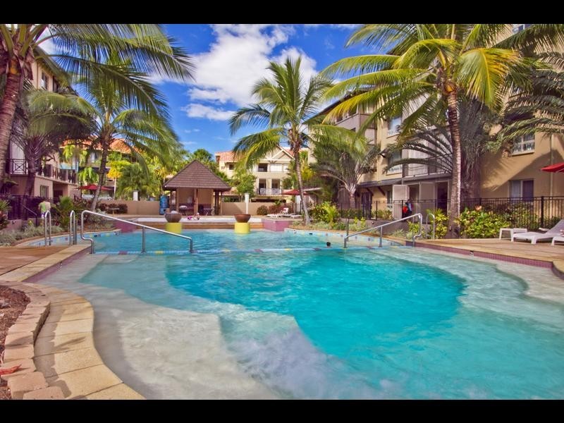 1611/2 Greenslopes Street, Cairns North QLD 4870
