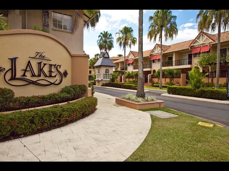 1611/2 Greenslopes Street, Cairns North QLD 4870