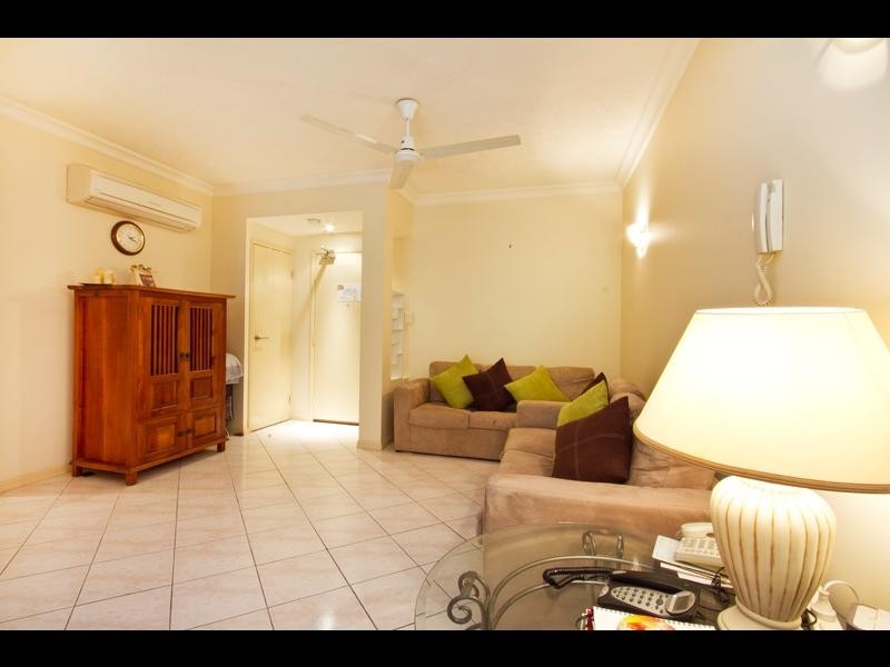 1611/2 Greenslopes Street, Cairns North QLD 4870