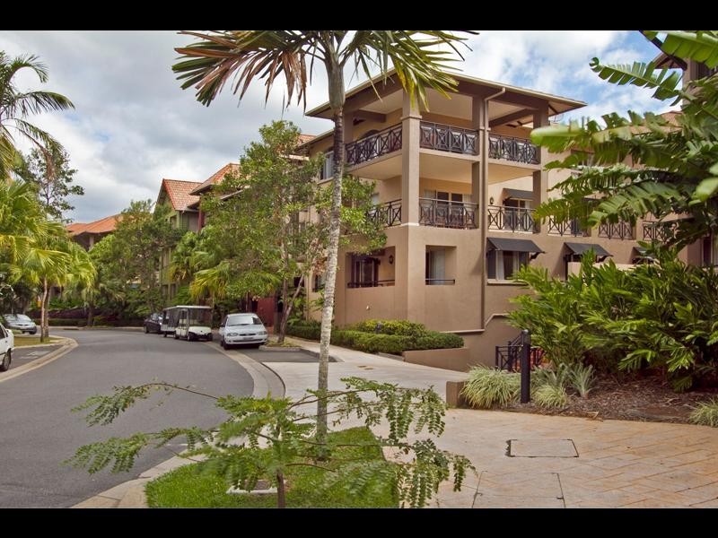 1611/2 Greenslopes Street, Cairns North QLD 4870