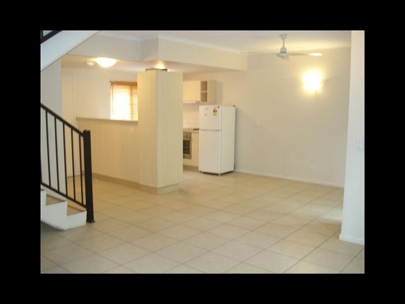 302/11 Charlekata Close, Freshwater QLD 4870