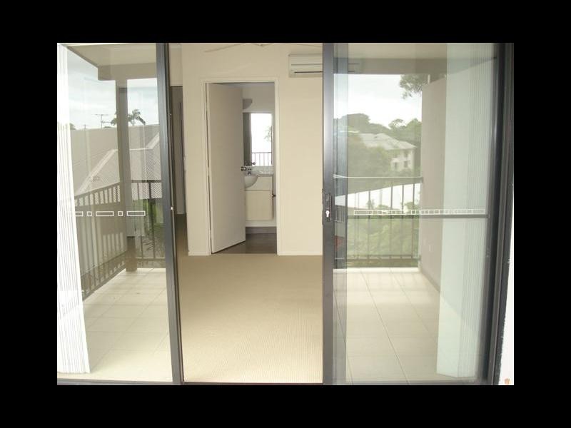 302/11 Charlekata Close, Freshwater QLD 4870