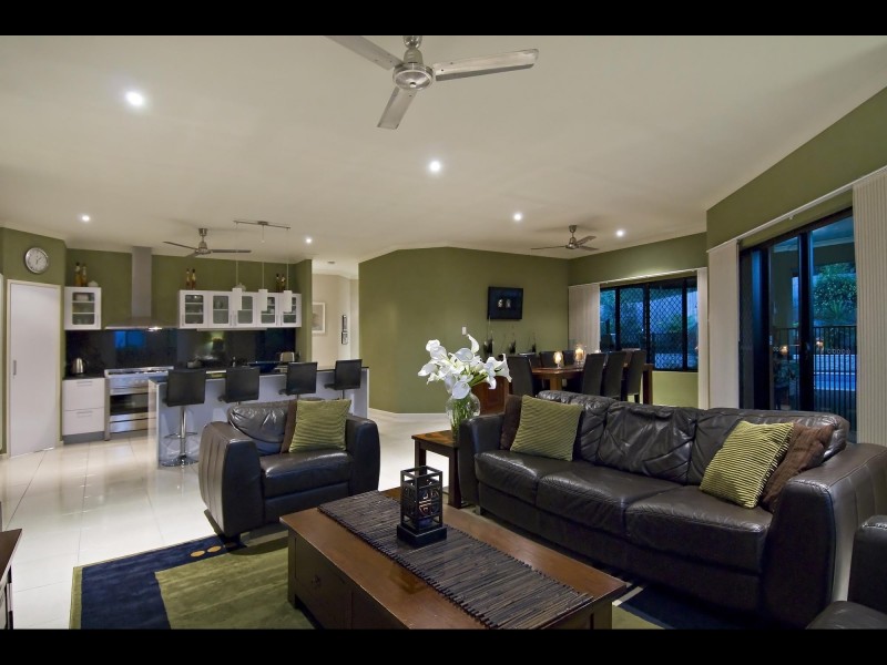 6 Bel-Air Drive, Whitfield QLD 4870