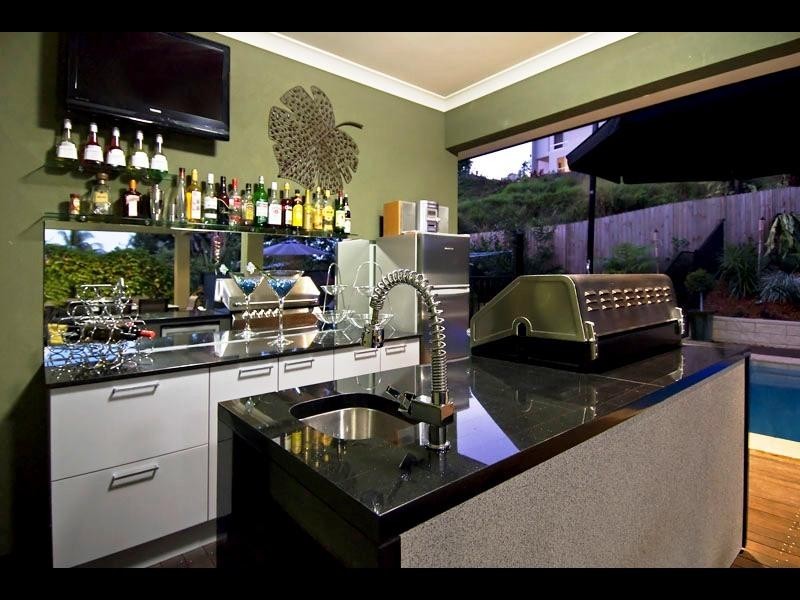 6 Bel-Air Drive, Whitfield QLD 4870