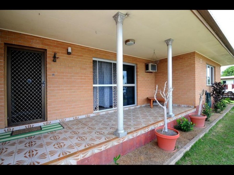 7 Carnation Drive, Mooroobool QLD 4870