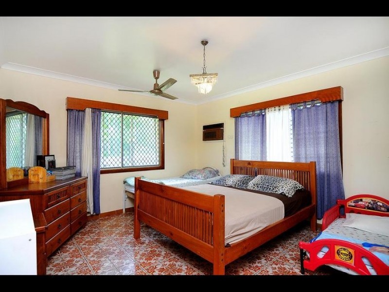 7 Carnation Drive, Mooroobool QLD 4870